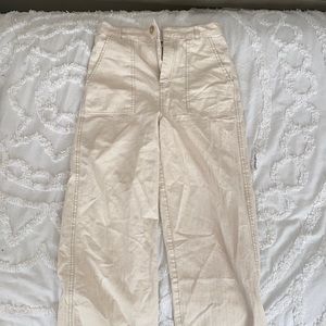 Very CUTE Free people pants in a size 4.